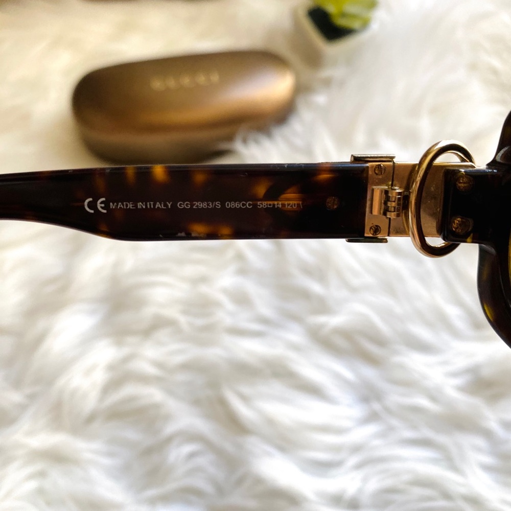 Authentic Gucci designer sunglasses - Picture 7 of 9